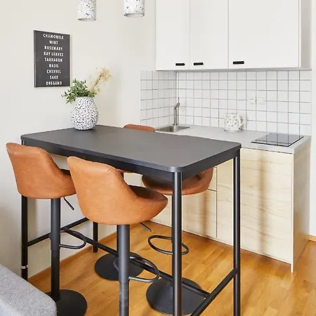Apartamento Cozy Studio In New Town By Days *